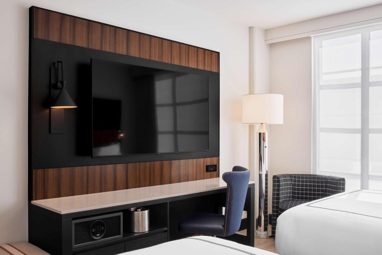 The Godfrey Detroit, Curio Collection By Hilton Hotel Bagian luar foto