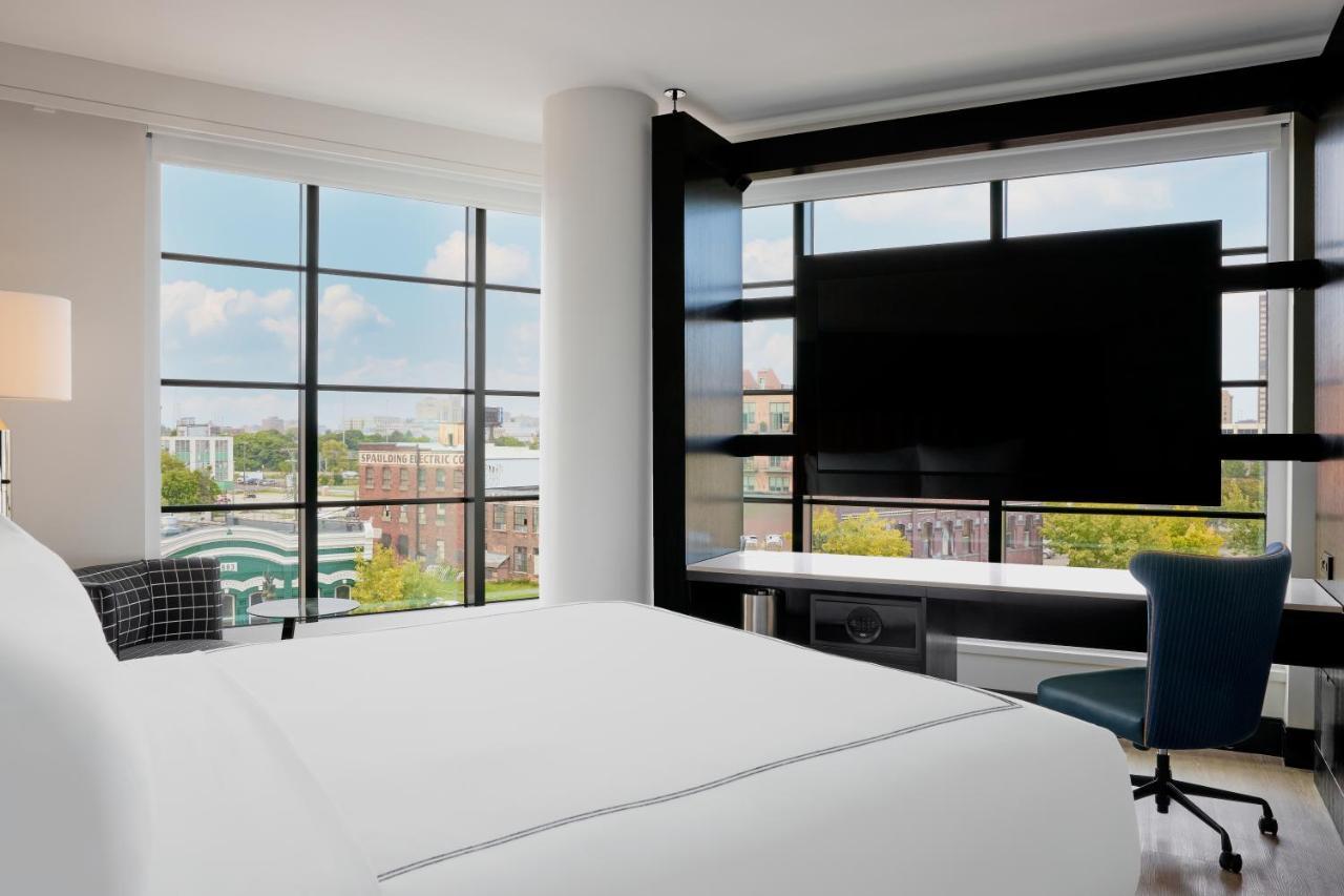 The Godfrey Detroit, Curio Collection By Hilton Hotel Bagian luar foto