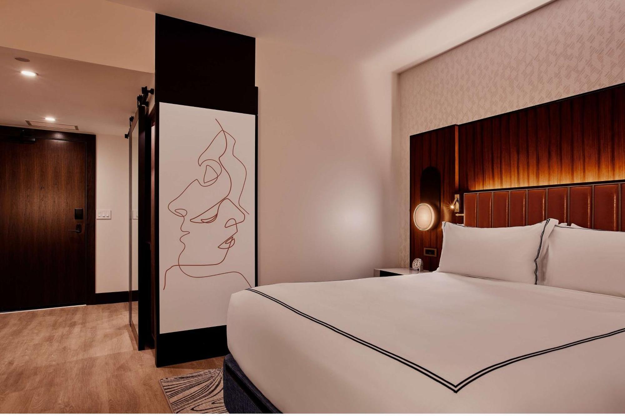 The Godfrey Detroit, Curio Collection By Hilton Hotel Bagian luar foto
