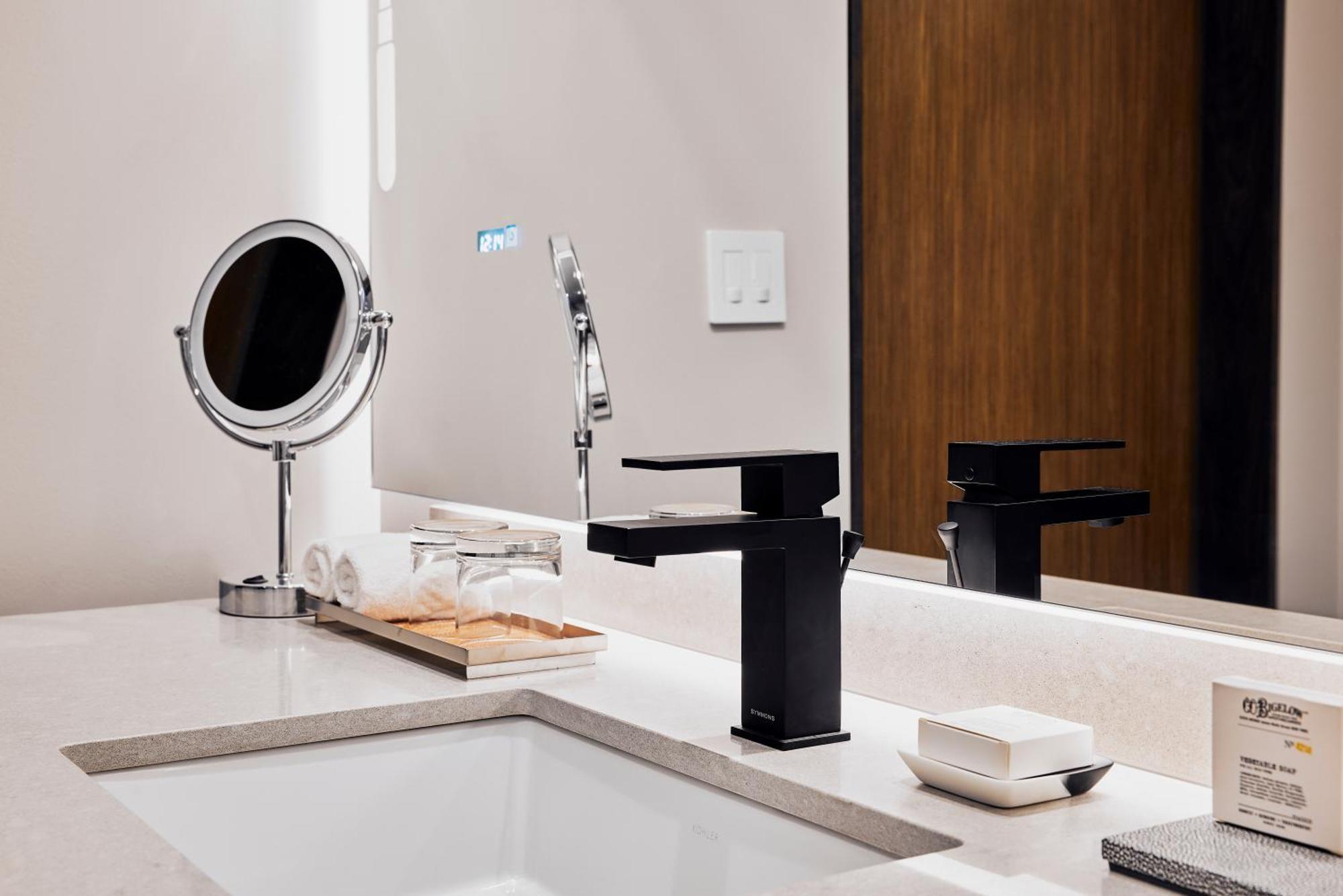 The Godfrey Detroit, Curio Collection By Hilton Hotel Bagian luar foto
